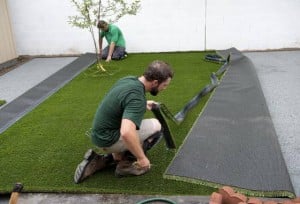 Instalación de Césped Artificial en los Jardines